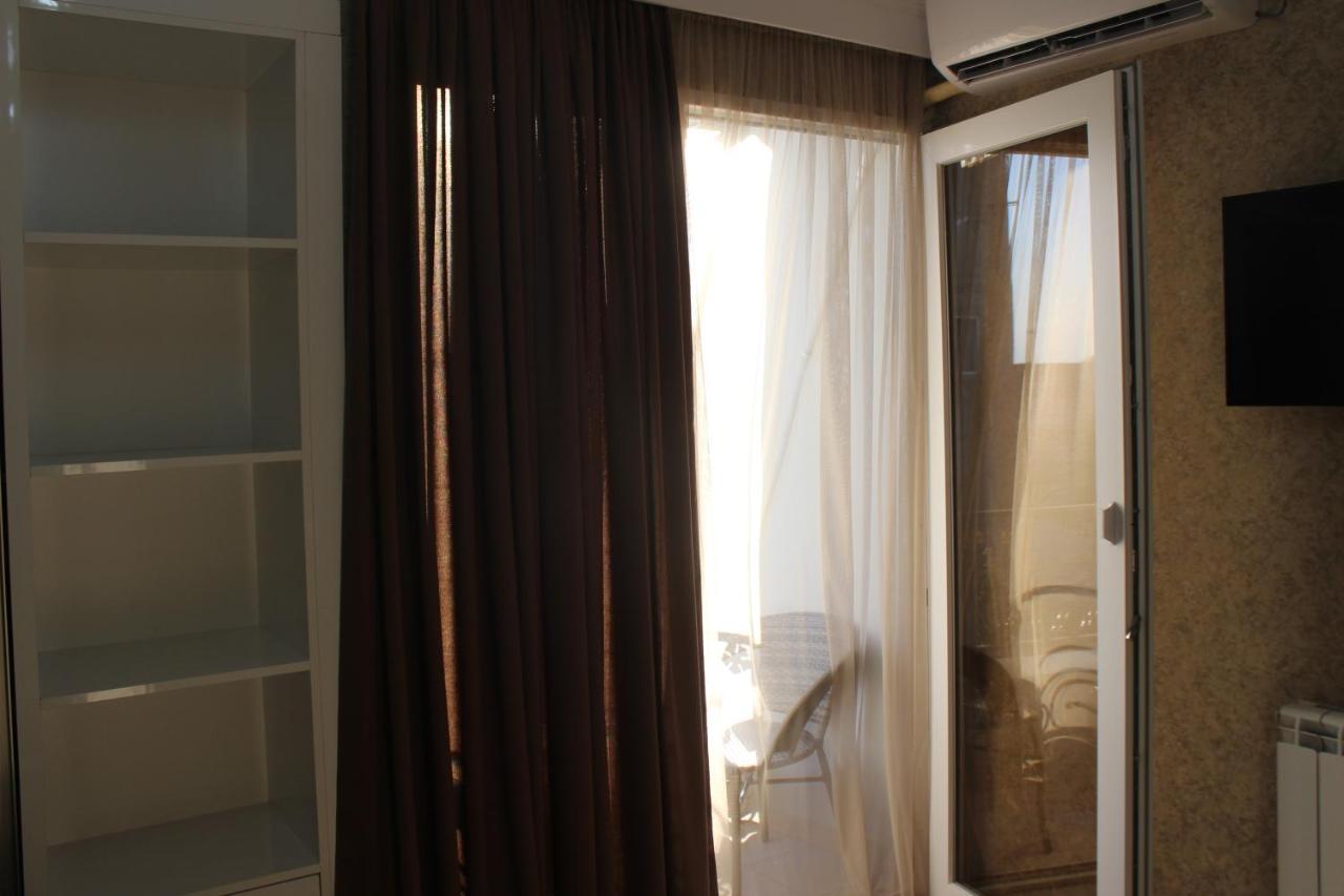 Hotel Tarasa Kutaisi Ngoại thất bức ảnh