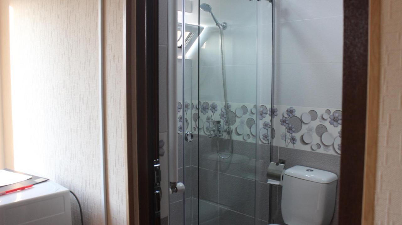 Hotel Tarasa Kutaisi Ngoại thất bức ảnh