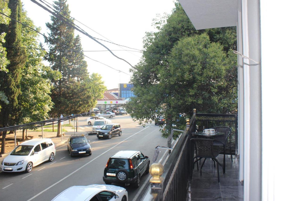 Hotel Tarasa Kutaisi Ngoại thất bức ảnh
