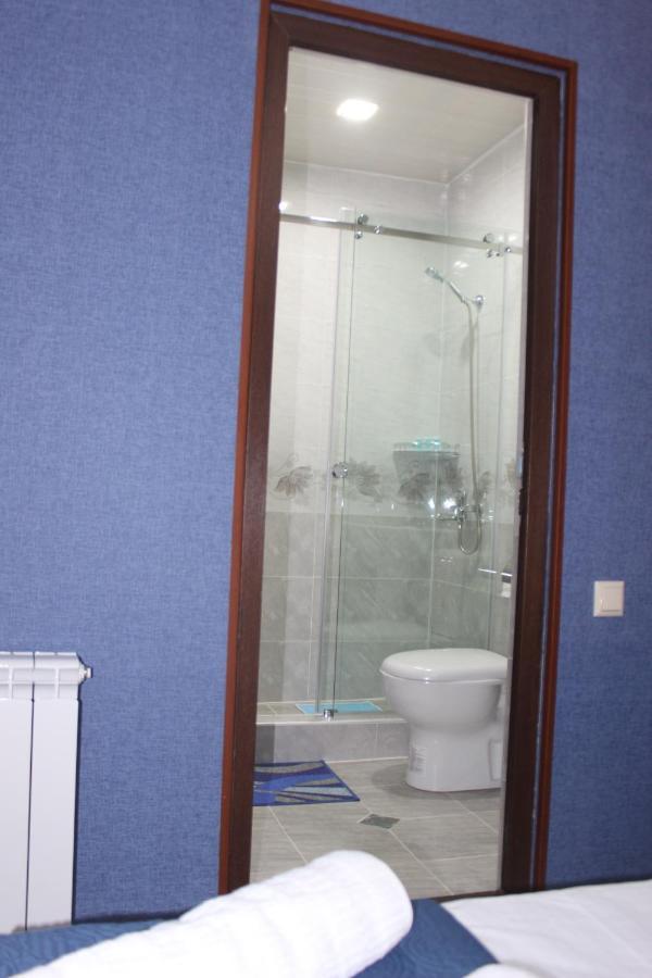 Hotel Tarasa Kutaisi Ngoại thất bức ảnh