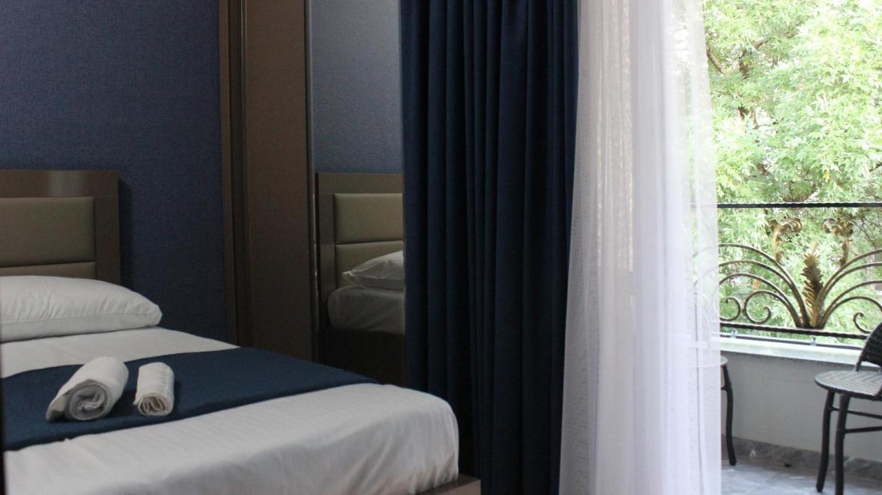 Hotel Tarasa Kutaisi Ngoại thất bức ảnh